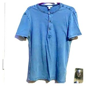 Sz: sm, lt. blue CK t-shirt